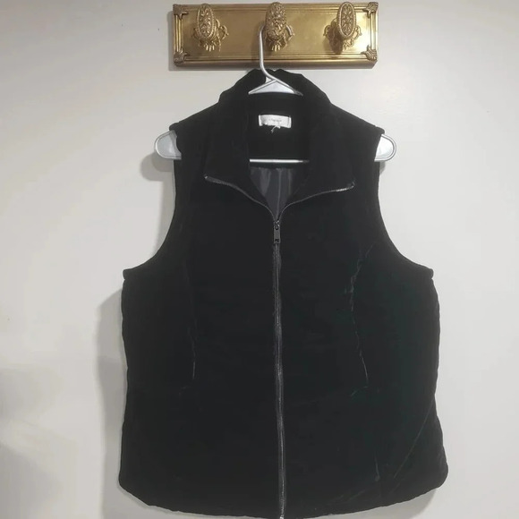 CJ Banks Womans Black  Velvet Zippered Quilted Vest. - Picture 1 of 7